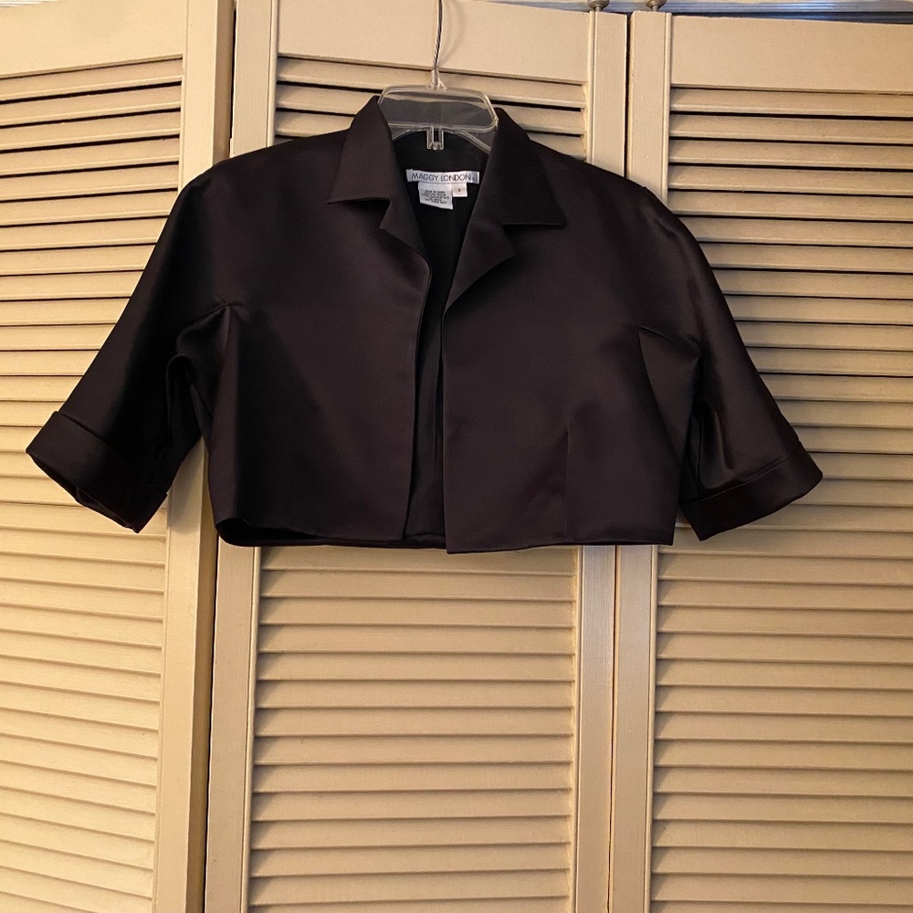 Maggy London, shiny black short sleeve bolero Size 8